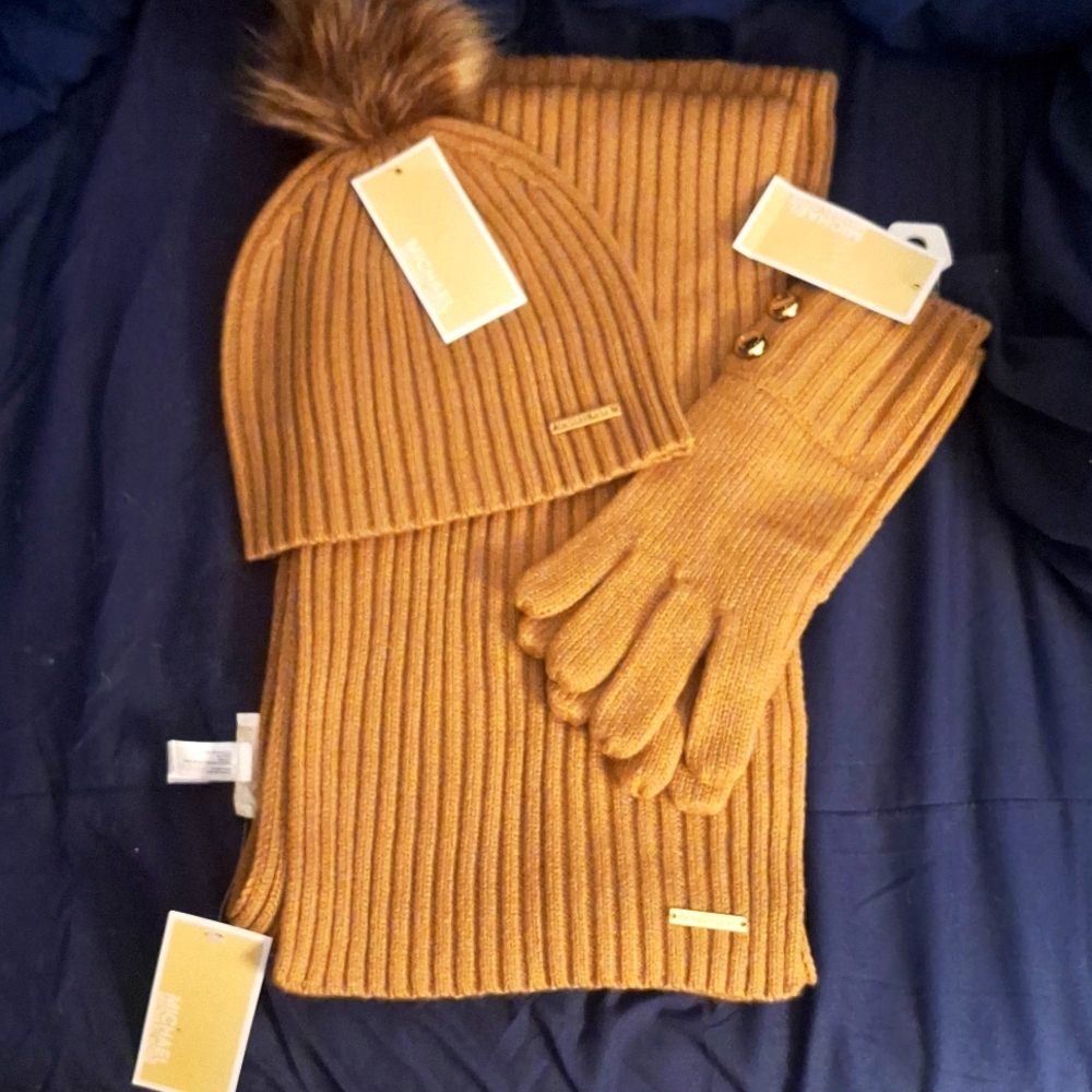 Michael kors NWT 3 piece set